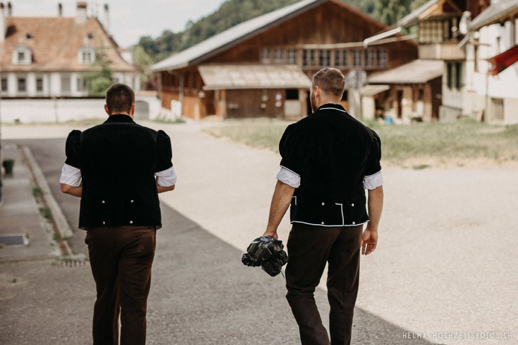 HelMa_Fotografie_Hochzeit_Hochzeitsfotograf_Bern_Gantrisch_Berghochzeit_Landhochzeit_Hochzeitsfotografin_Schweiz_Emmental_Thun_Biel_Elopement_Schweizer_Berge_Boho_wedding20190713_02-1024x683 Berghochzeit im Gantrischgebiet | Hochzeitsfotograf Kanton Bern  