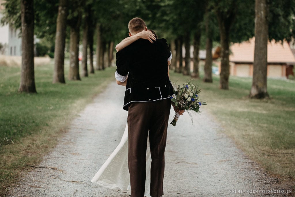 HelMa_Fotografie_Hochzeit_Hochzeitsfotograf_Bern_Gantrisch_Berghochzeit_Landhochzeit_Hochzeitsfotografin_Schweiz_Emmental_Thun_Biel_Elopement_Schweizer_Berge_Boho_wedding20190713_09-1024x683 Berghochzeit im Gantrischgebiet | Hochzeitsfotograf Kanton Bern  