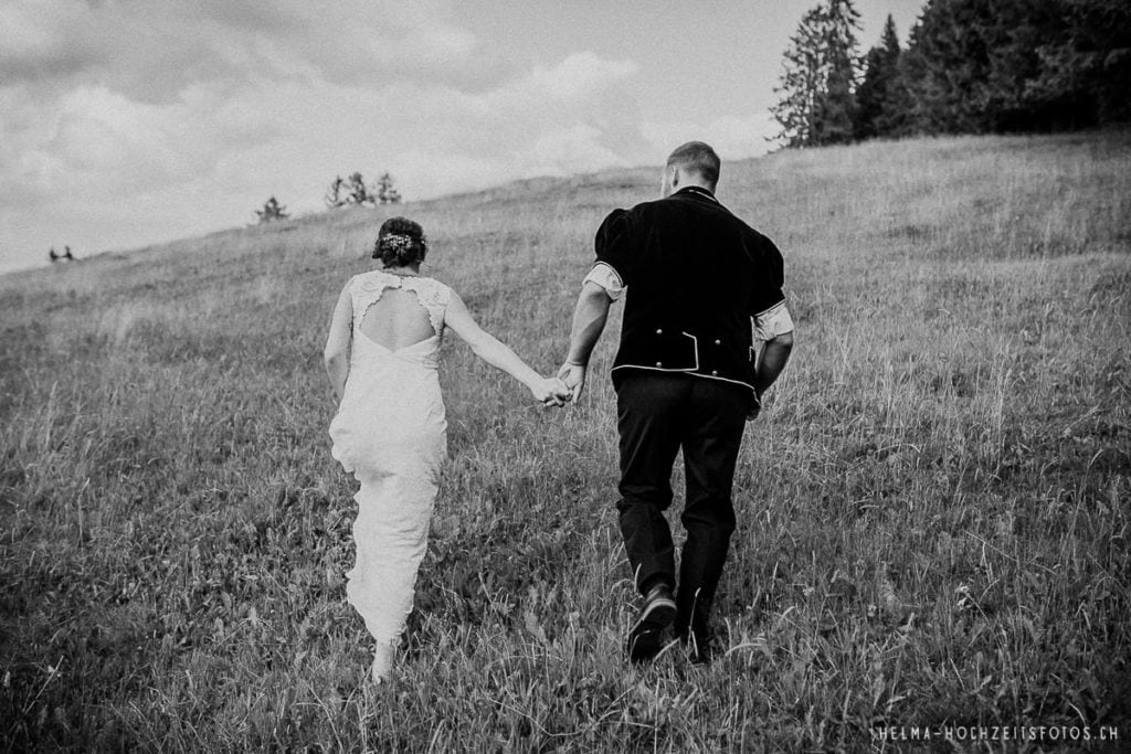 HelMa_Fotografie_Hochzeit_Hochzeitsfotograf_Bern_Gantrisch_Berghochzeit_Landhochzeit_Hochzeitsfotografin_Schweiz_Emmental_Thun_Biel_Elopement_Schweizer_Berge_Boho_wedding20190713_50-1024x683 Berghochzeit im Gantrischgebiet | Hochzeitsfotograf Kanton Bern  