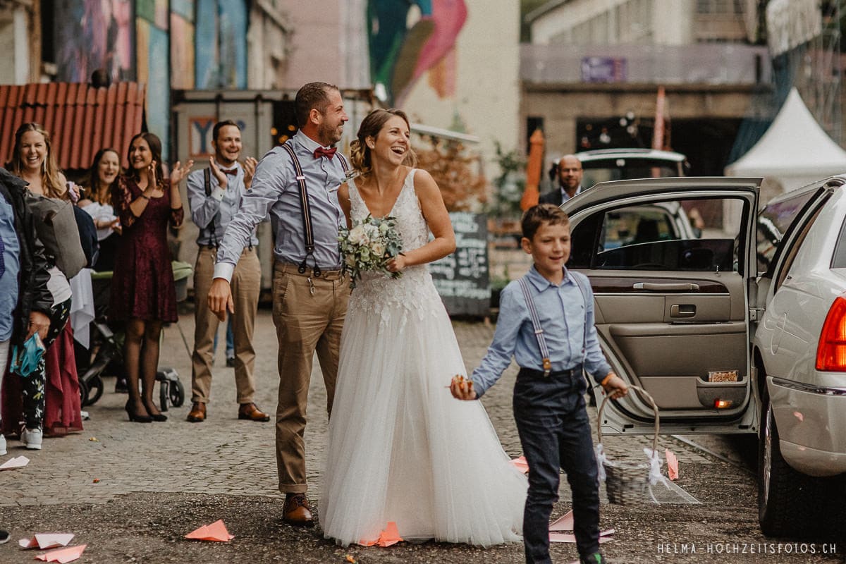 HelMa_Fotografie_Hochzeit_Hochzeitsfotograf_Bern_Solothurn_Attisholz_Hochzeitsfotografin_Schweiz_Emmental_Thun_Biel_Elopement_Schweizer_urben_Boho_wedding20200829_49 Urbane Hochzeit | Attisholz Solothurn  