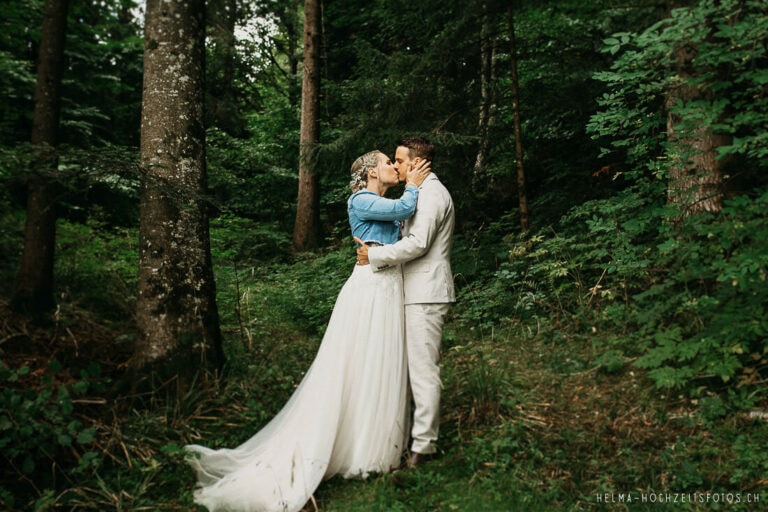 HelMa-Hochzeitsfotografie_Heiraten-im-Emmental_Hochzeitsfotograf_Bern_Biel_Emmental_Solothurn_Freiburg_Thun_Berge_Styled-Shoot_Wielandleben-Landleben-im-Emmental_35-768x512 Emotionale Hochzeit | Hochzeitsfotograf Emmental  